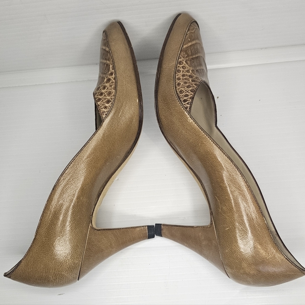 Manolo Blahnik Pointed Toe Alligator Embossed Pumps Size 36 - Picture 5 of 9